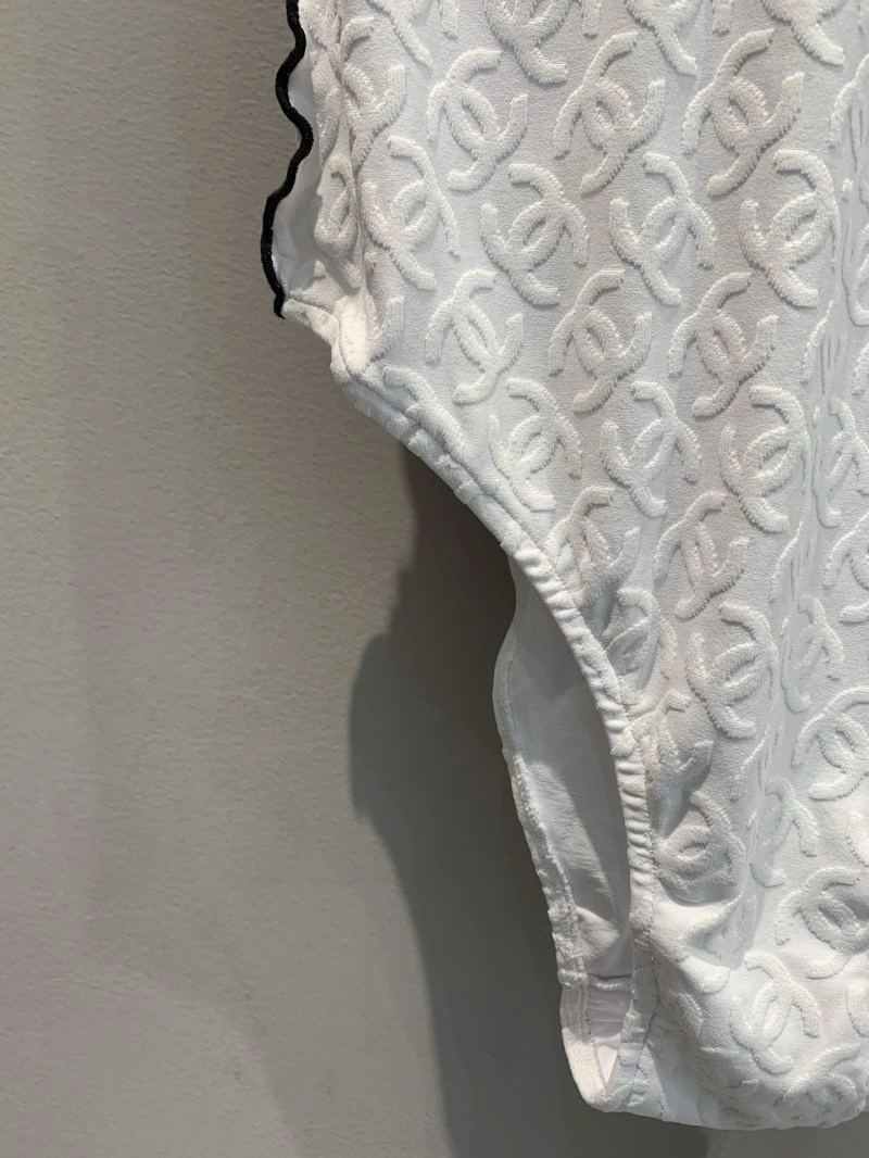 Durable Chanel Vest 107638