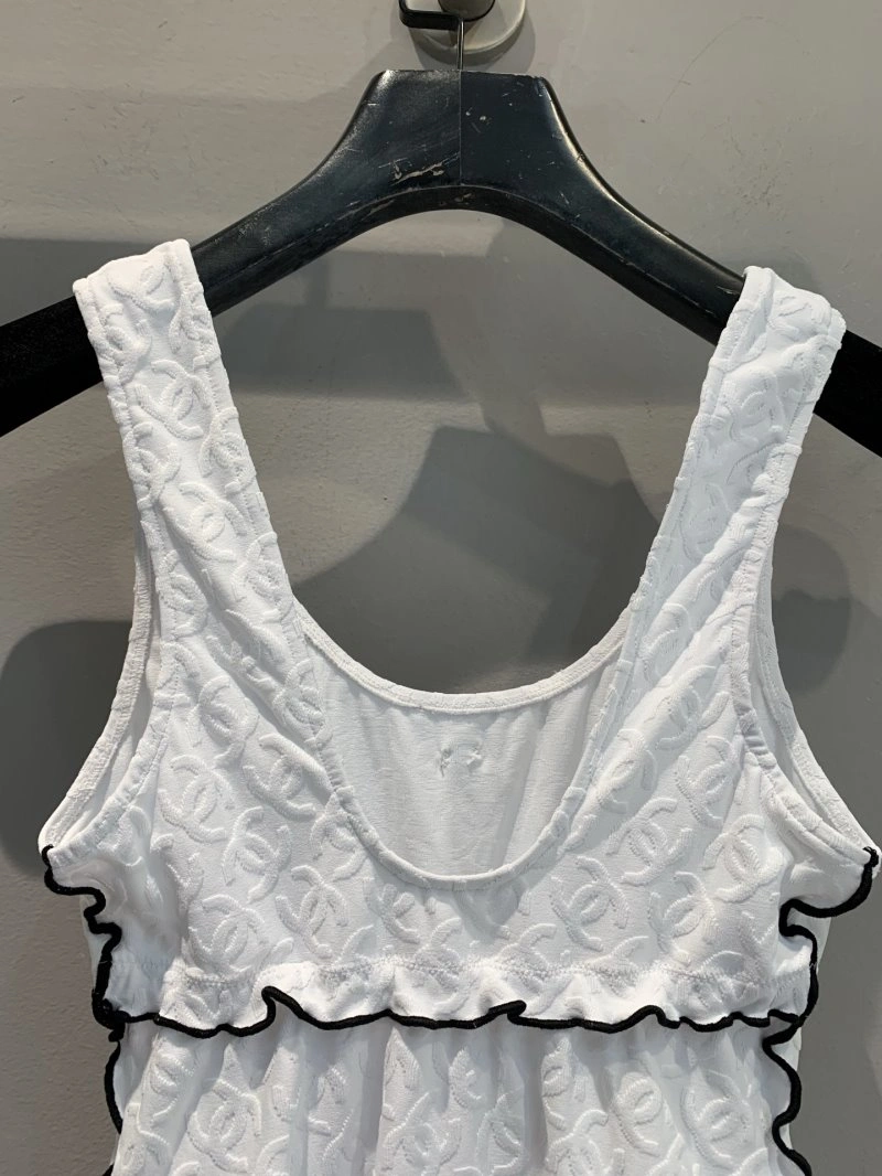 Durable Chanel Vest 107638