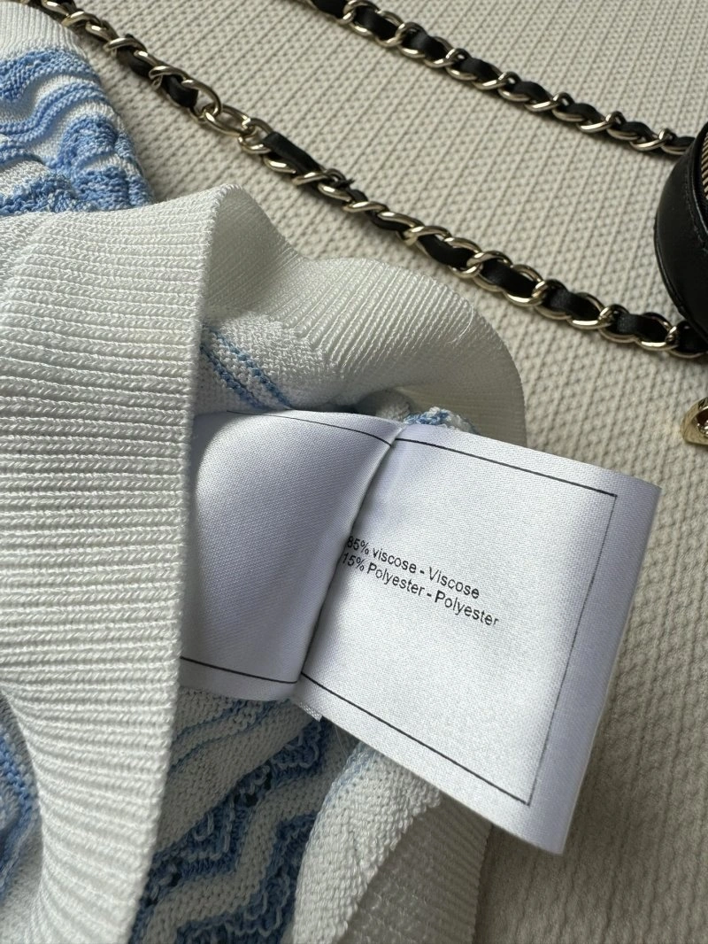Chanel Vest Compact 107633