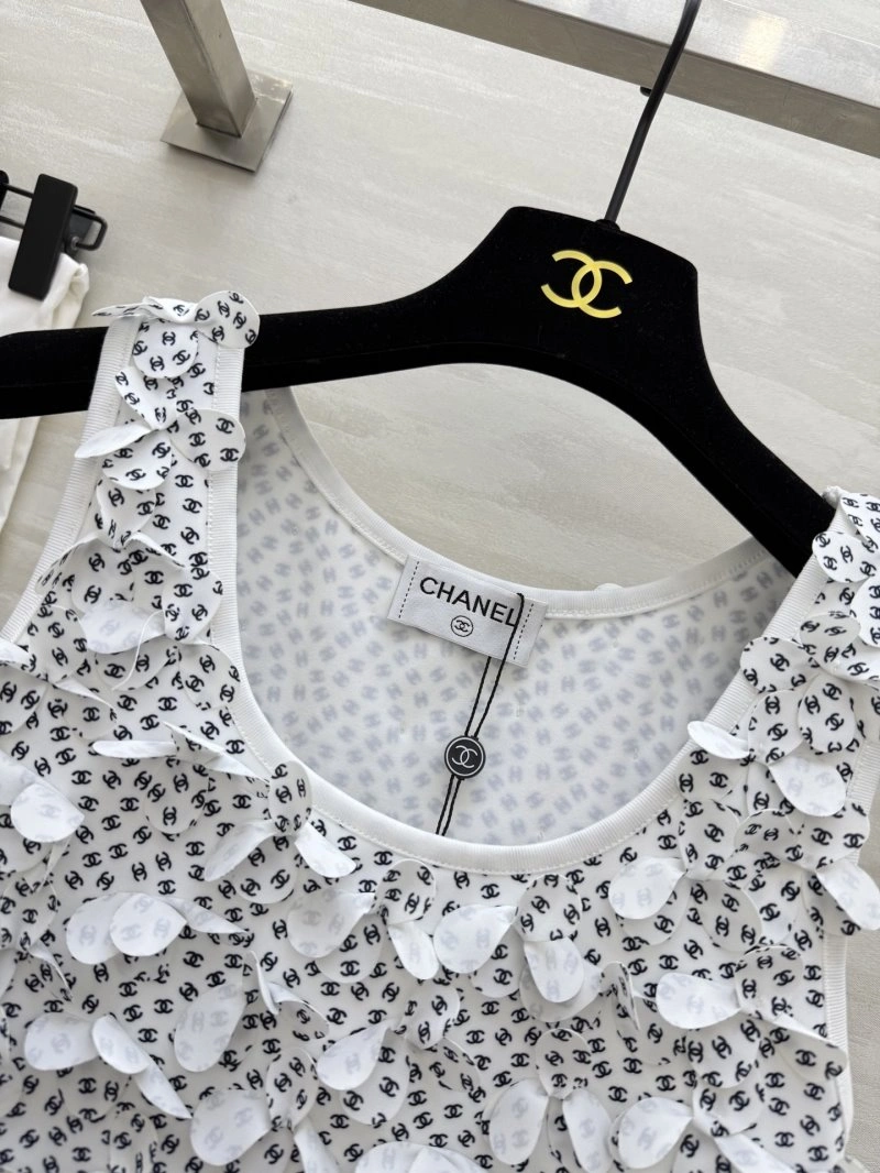 Sleek Chanel Vest 107617