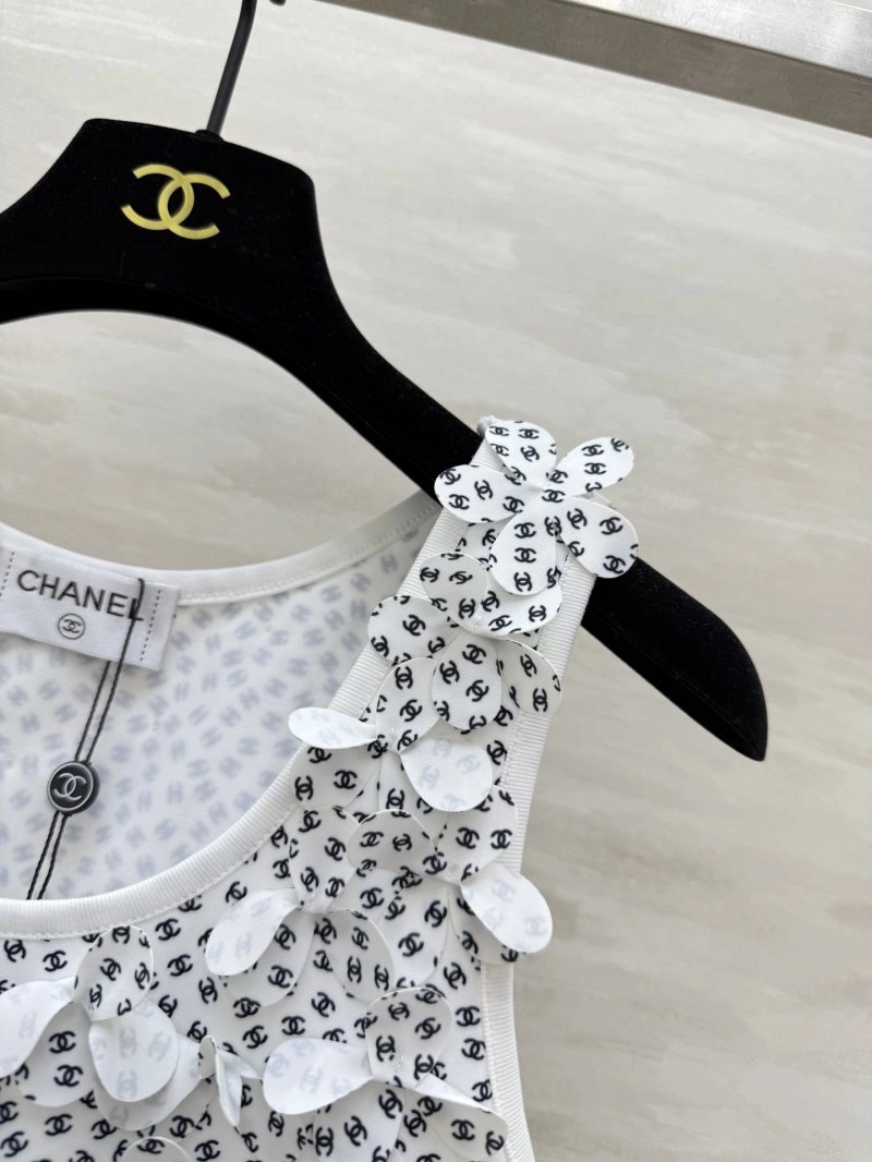 Sleek Chanel Vest 107617