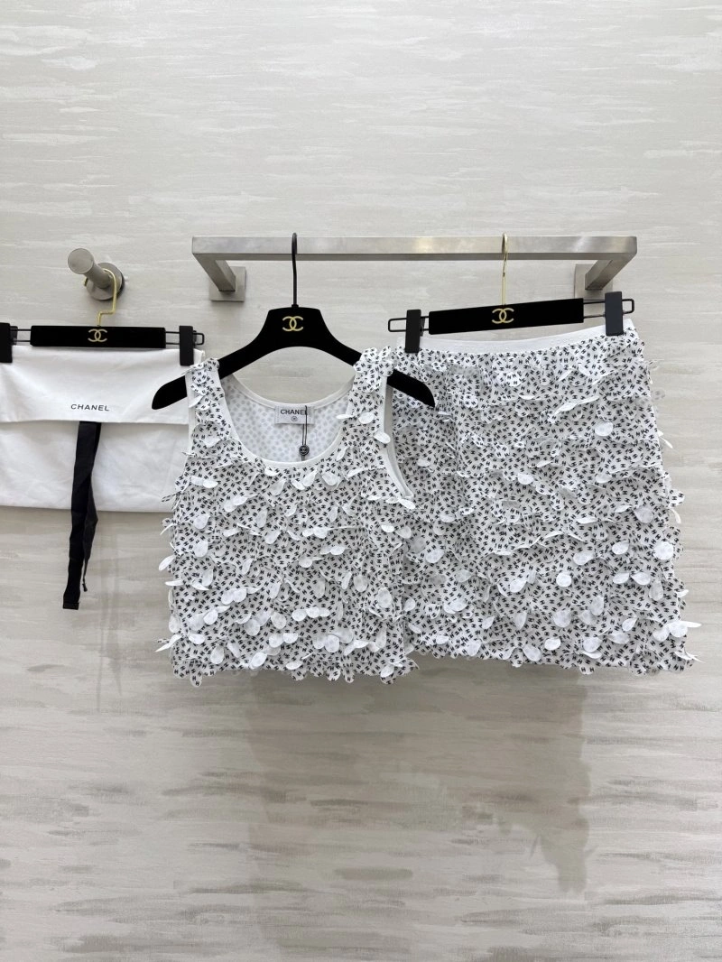 Sleek Chanel Vest 107617
