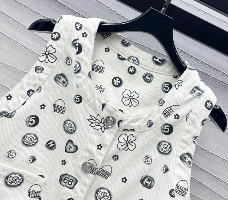 Chanel Vest WeatherProof 107609