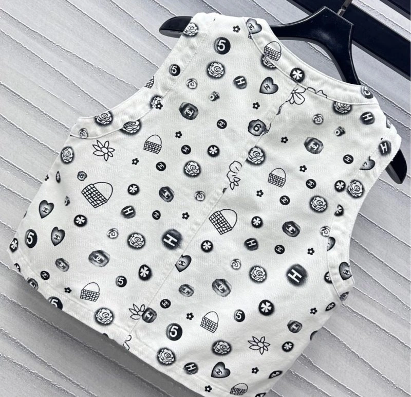 Chanel Vest WeatherProof 107609