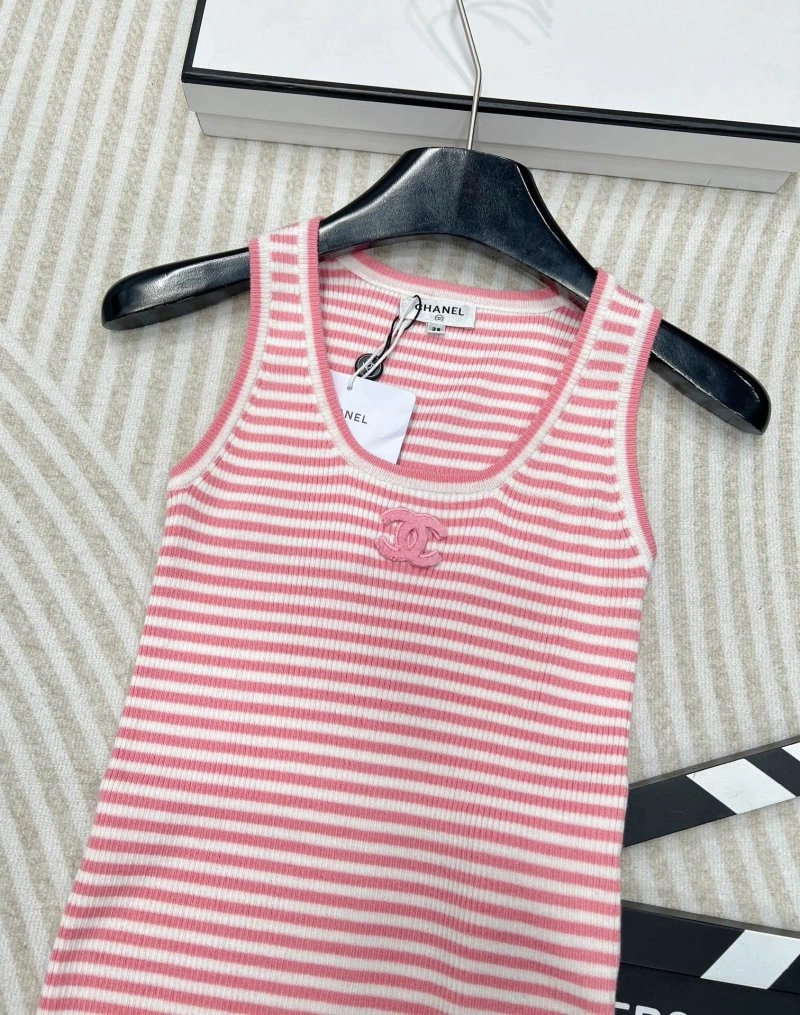 Refined Chanel Vest 107575
