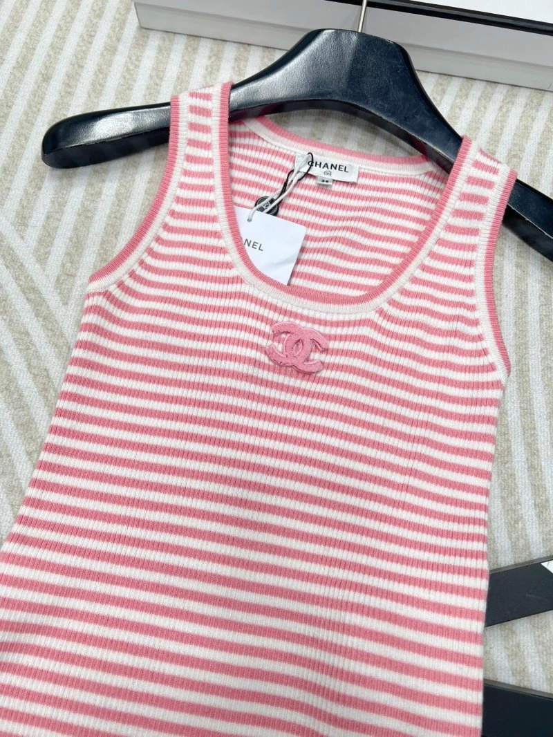 Refined Chanel Vest 107575