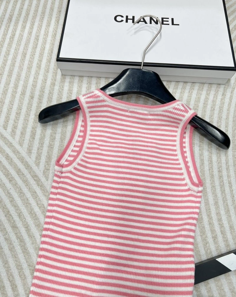 Refined Chanel Vest 107575