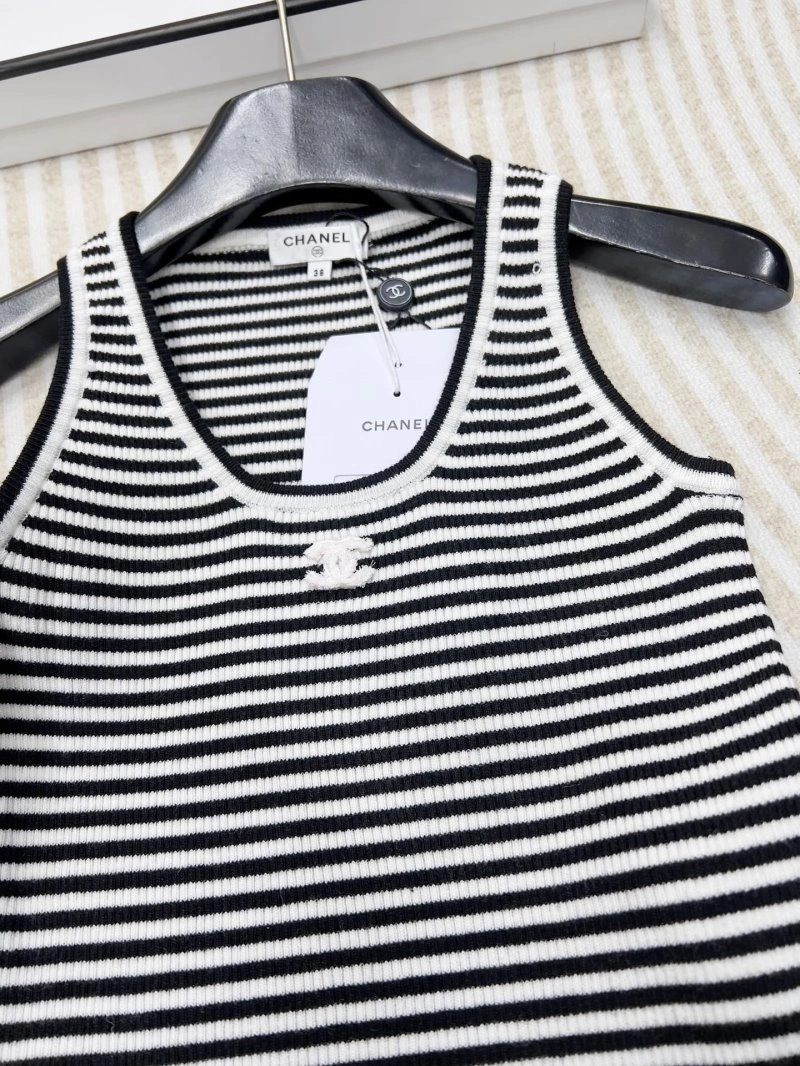 Chanel Vest WellDesigned 107580