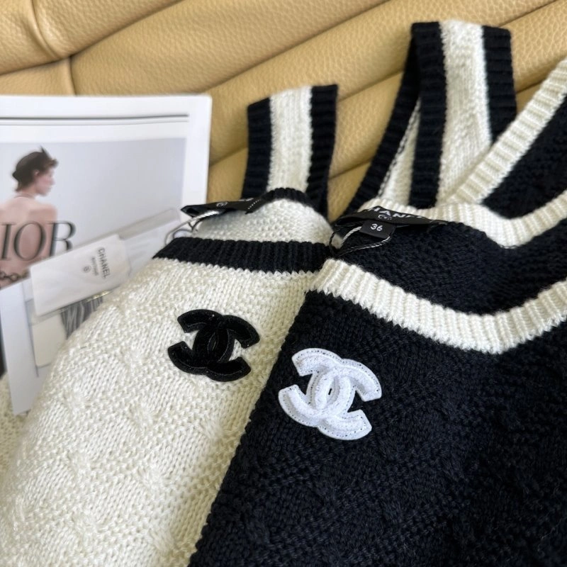 Chanel Vest Bold 109602