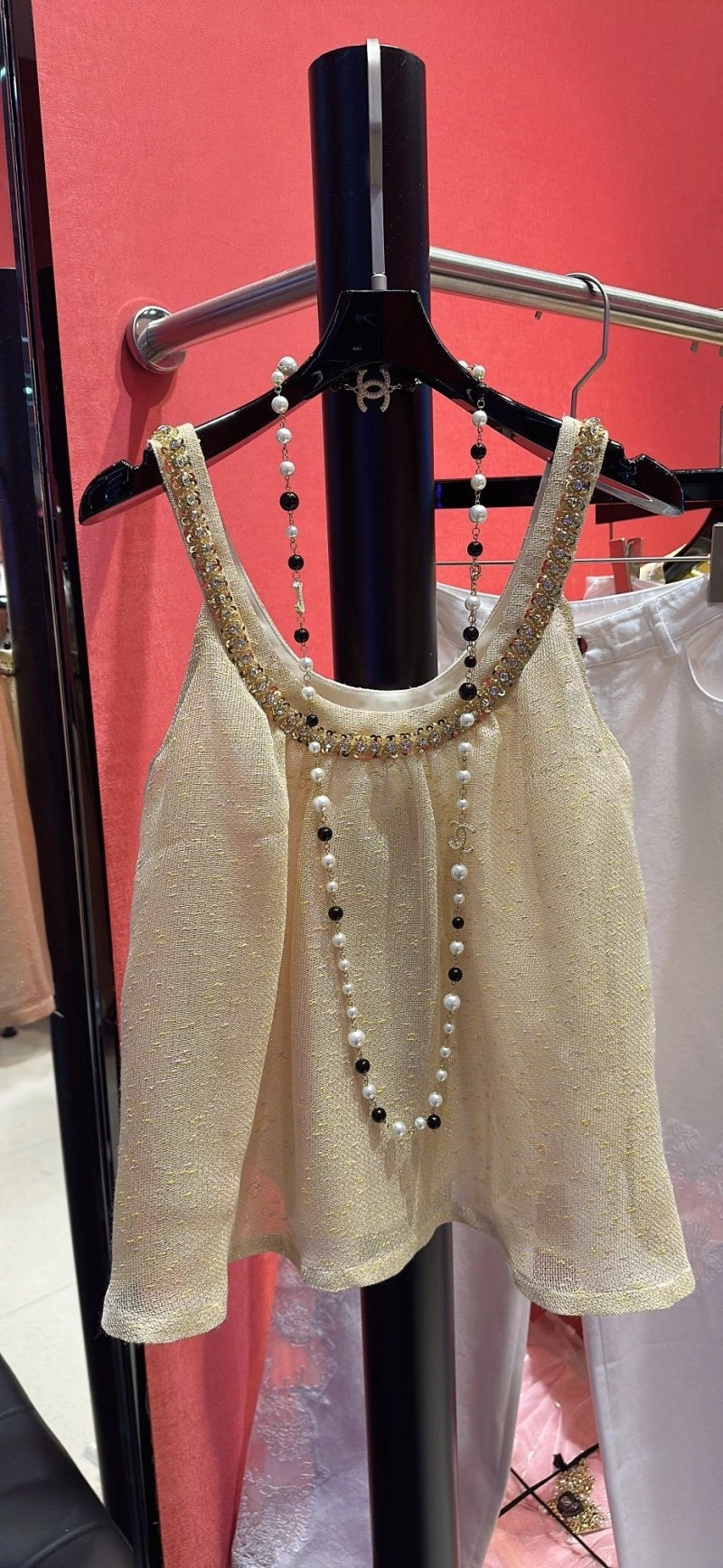 Chanel Vest FreshLook 109574