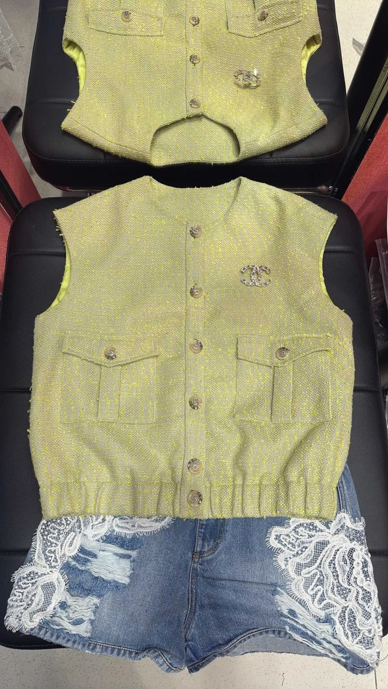 Contemporary Chanel Vest 109570