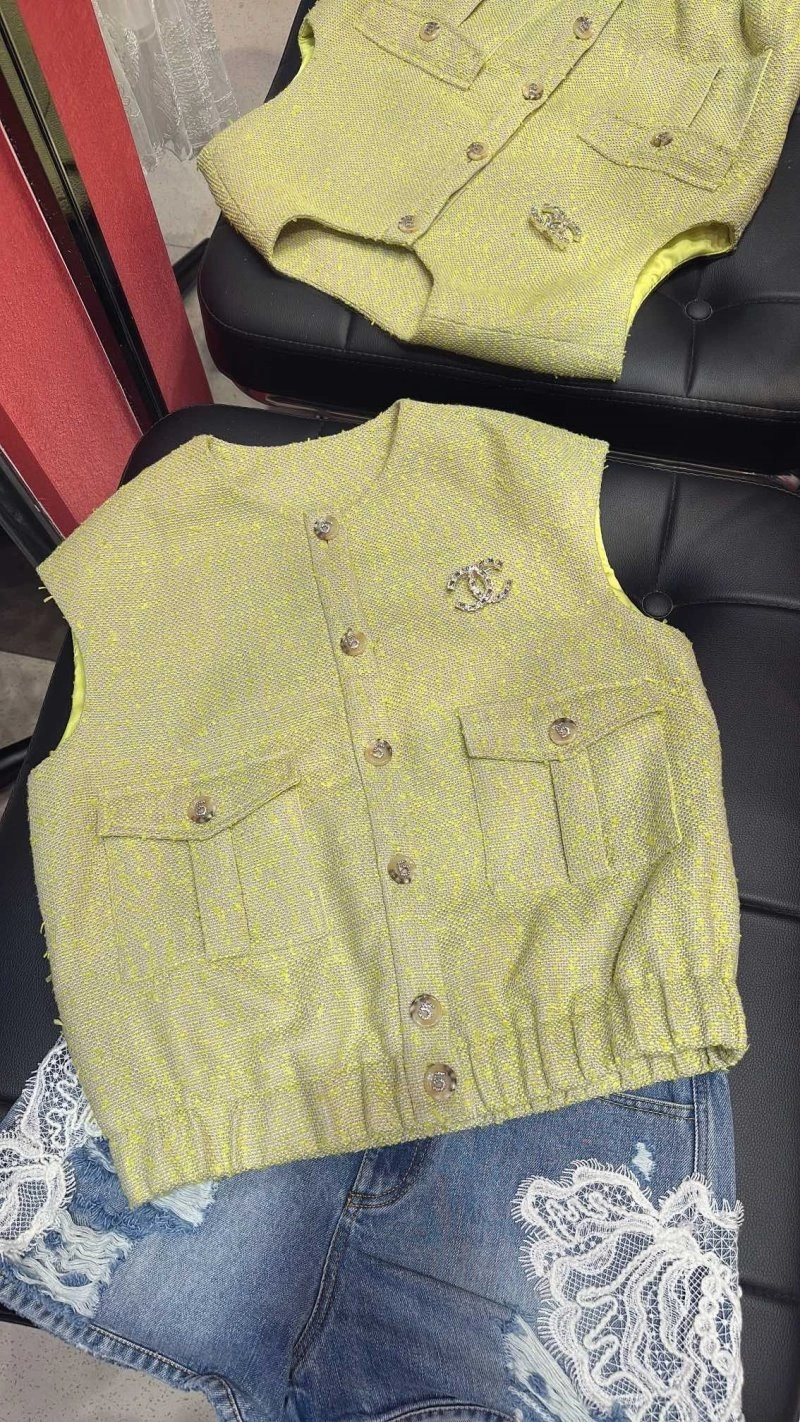 Contemporary Chanel Vest 109570