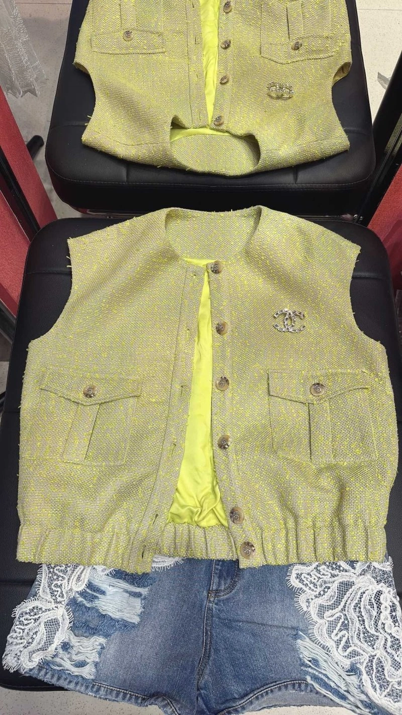 Contemporary Chanel Vest 109570