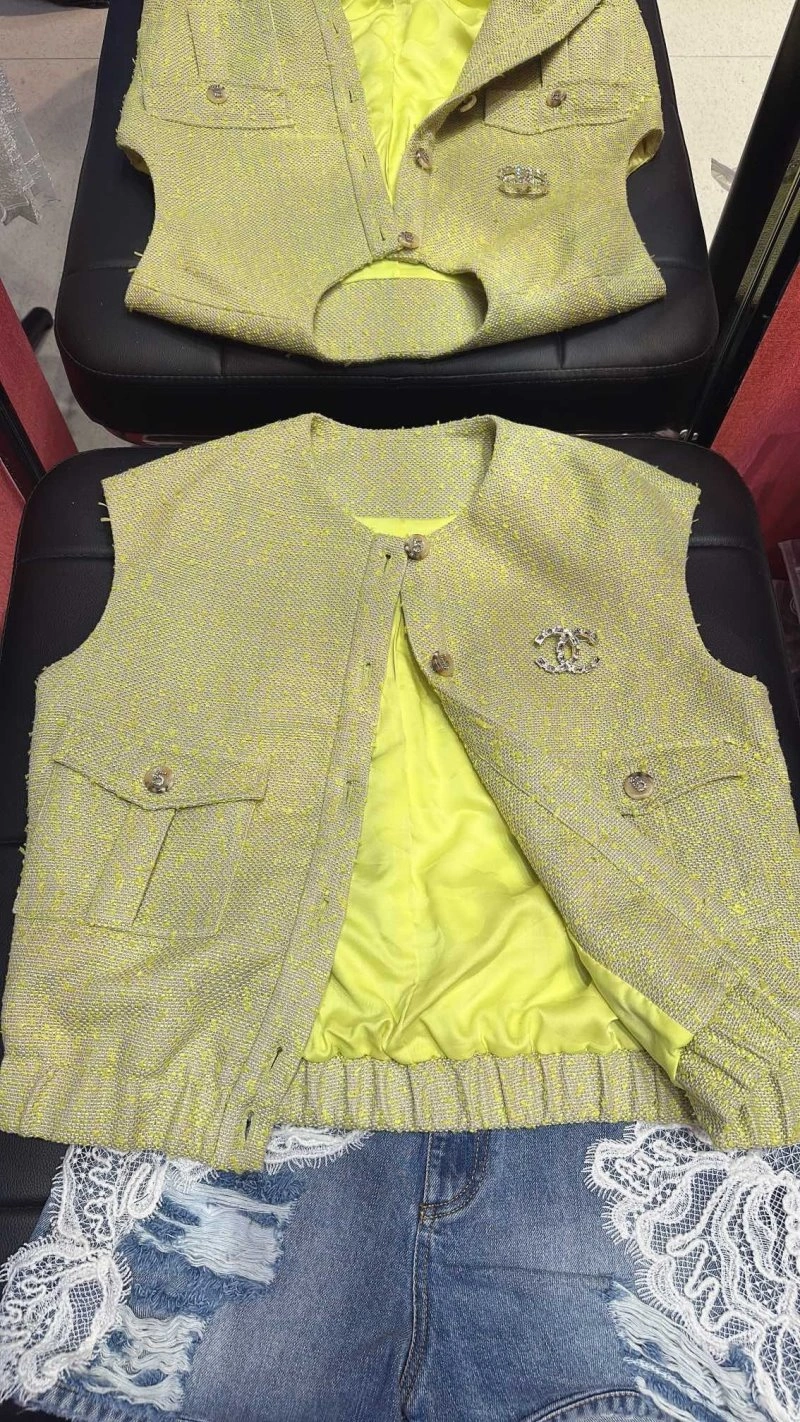 Contemporary Chanel Vest 109570
