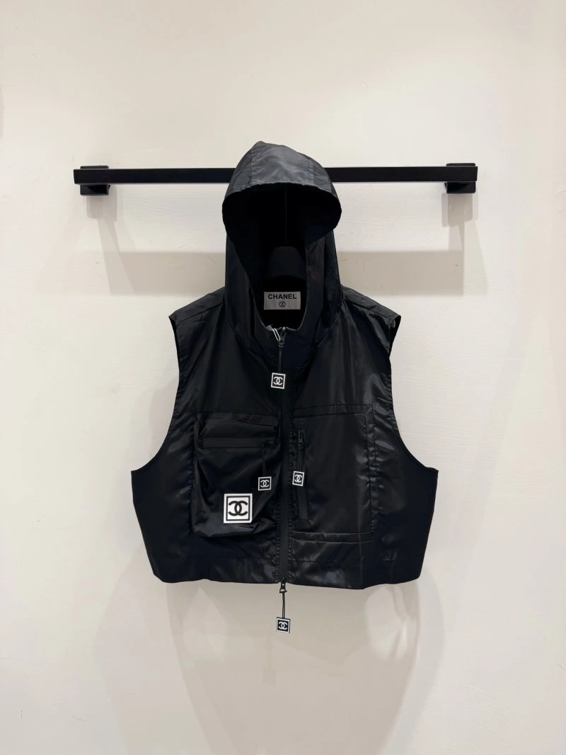 Lightweight Chanel Vest 109571