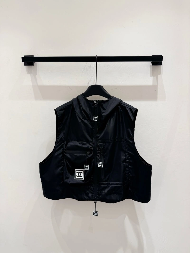 Lightweight Chanel Vest 109571