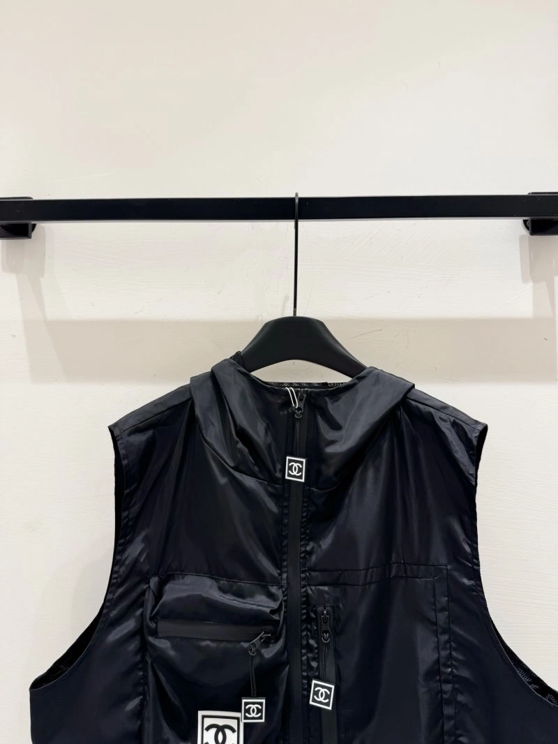Lightweight Chanel Vest 109571