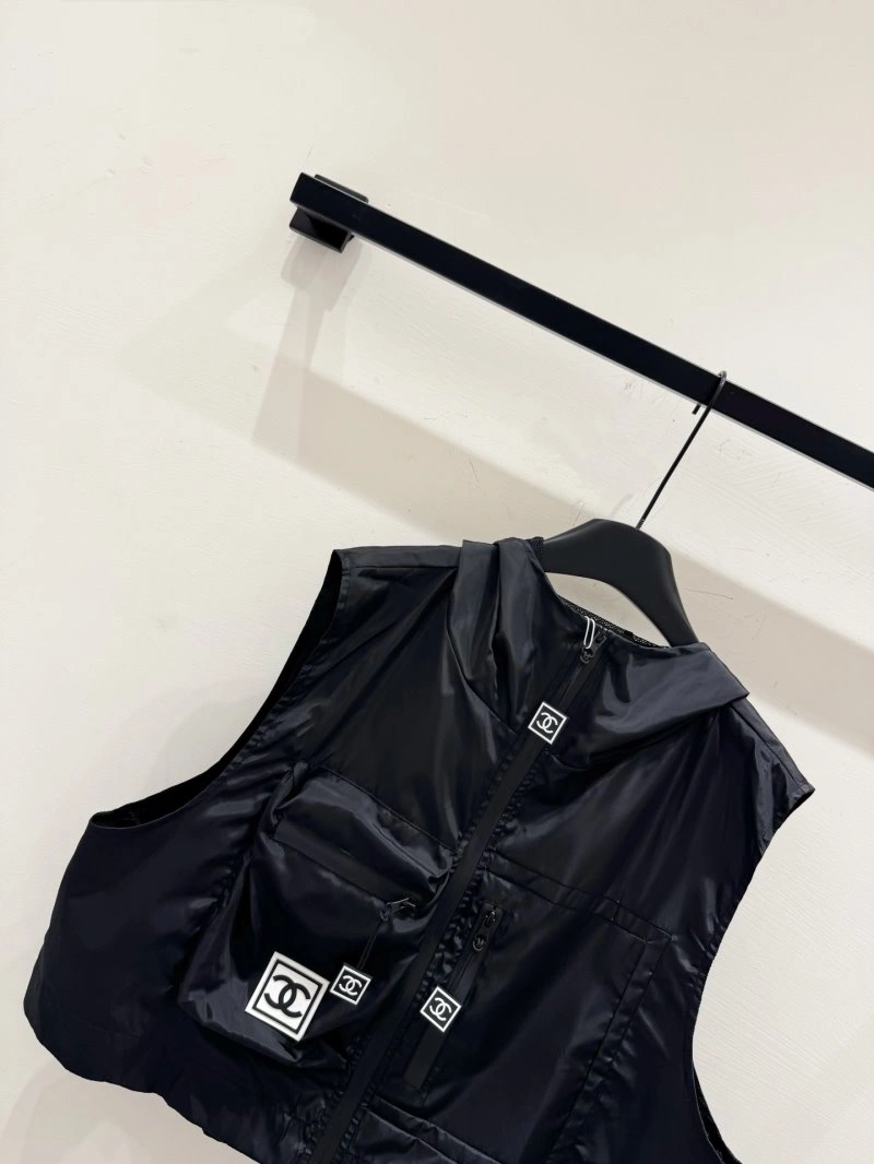Lightweight Chanel Vest 109571