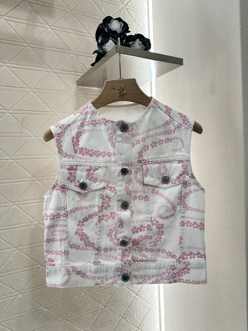 Minimalist Chanel Vest 109554