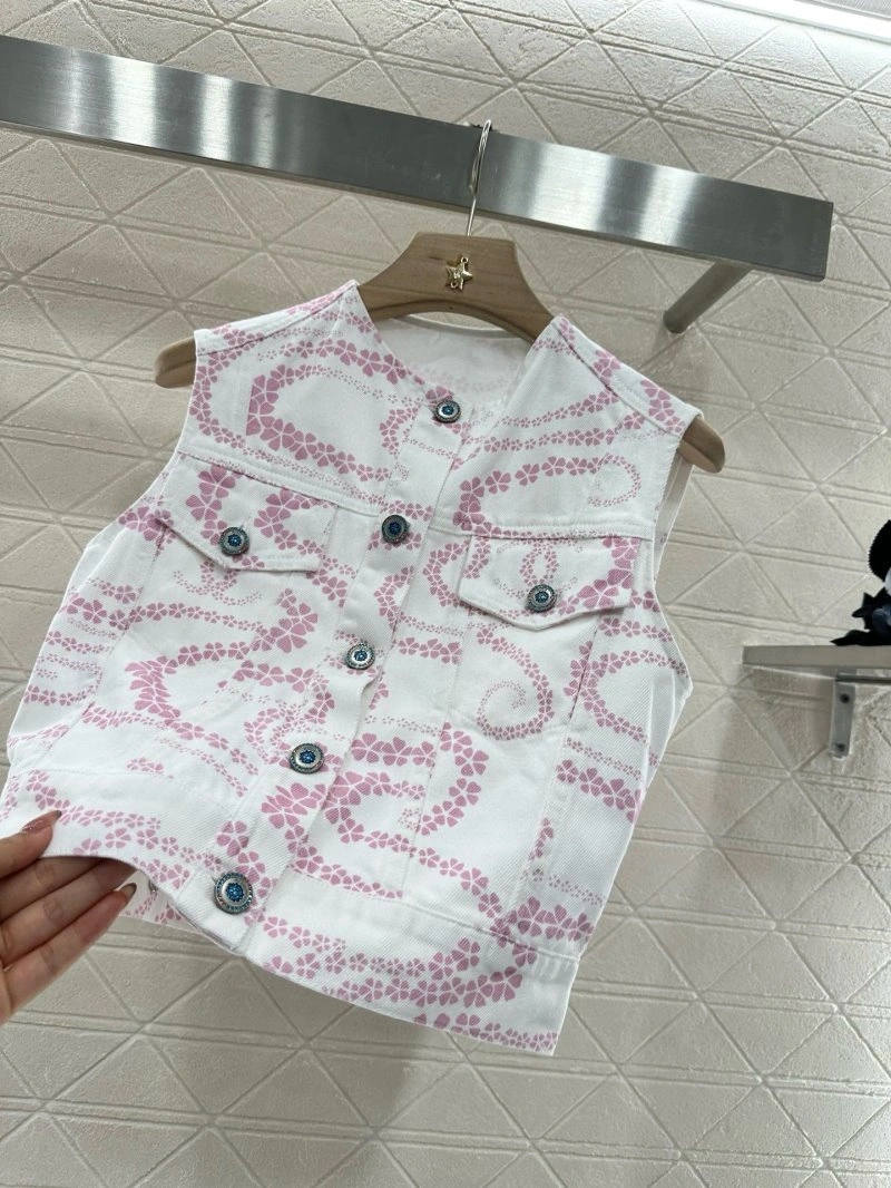 Minimalist Chanel Vest 109554