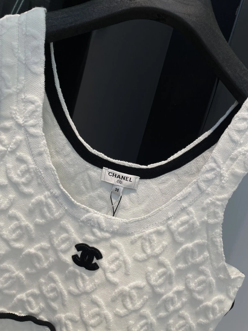 Chanel Vest FashionForward 109522