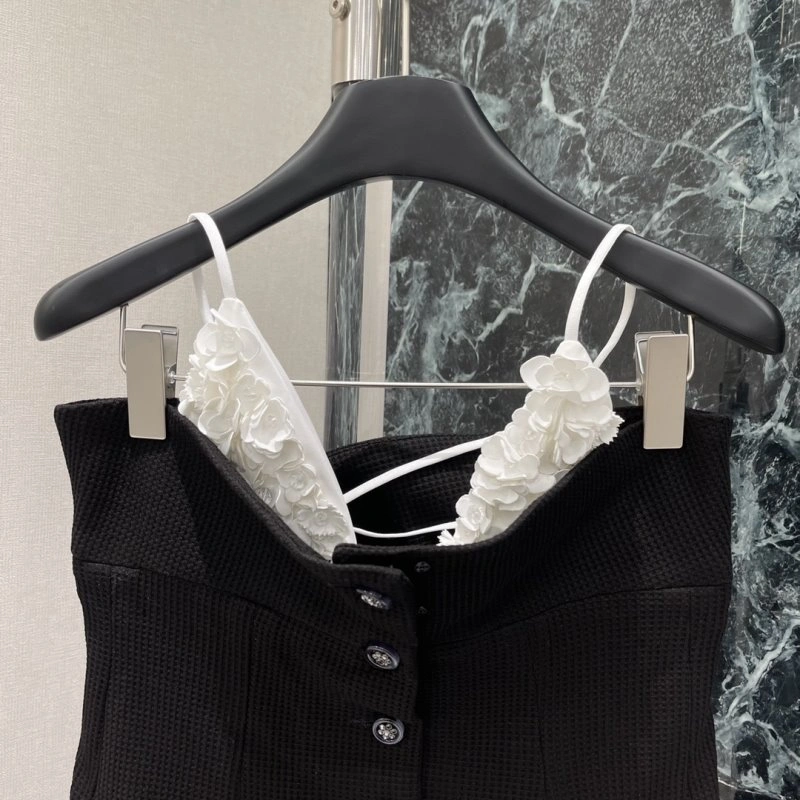 Chanel Vest Minimalist 109389