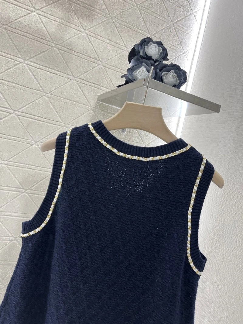 Reliable Chanel Vest 109387