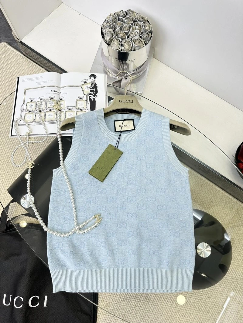 UrbanChic Chanel Vest 109381