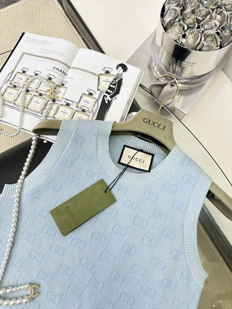 UrbanChic Chanel Vest 109381