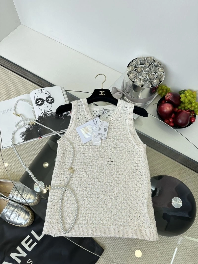 Effortless Chanel Vest 109376