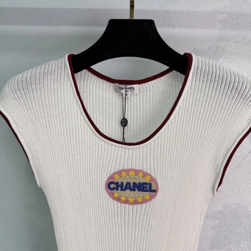 Contemporary Chanel Vest 109364