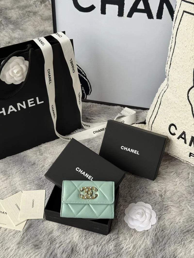 Chanel Wallets Purse FashionForward 52280