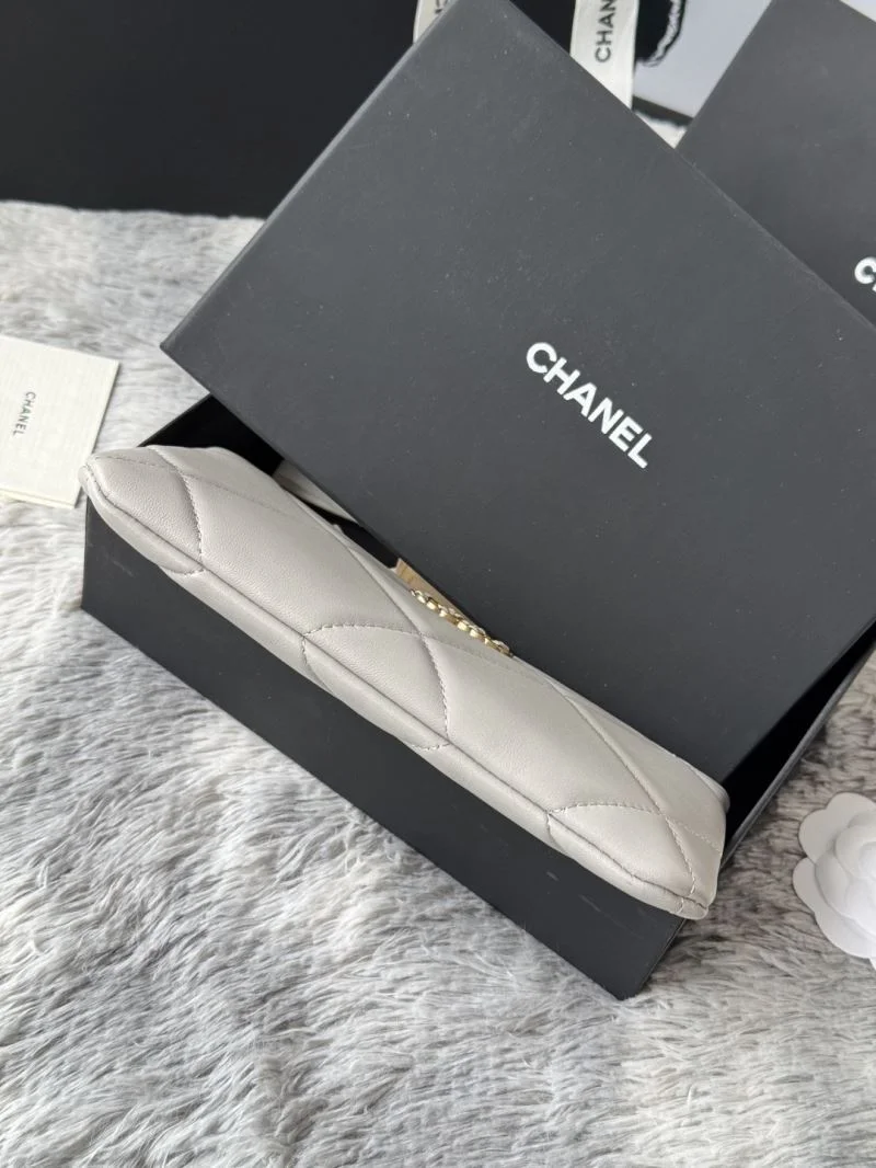 TechFriendly Chanel Wallets Purse 52228