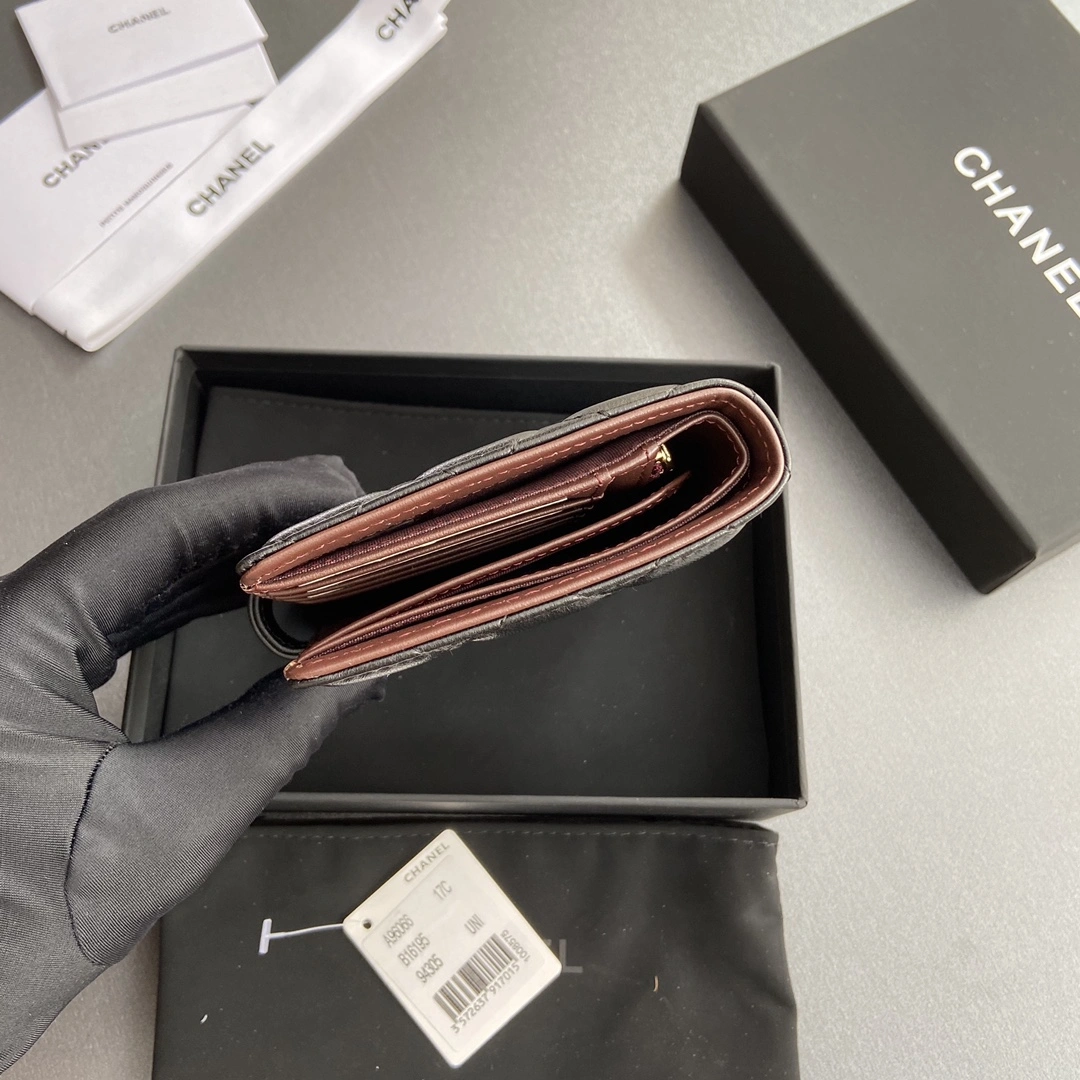 Chanel Wallets Purse Chic 56708