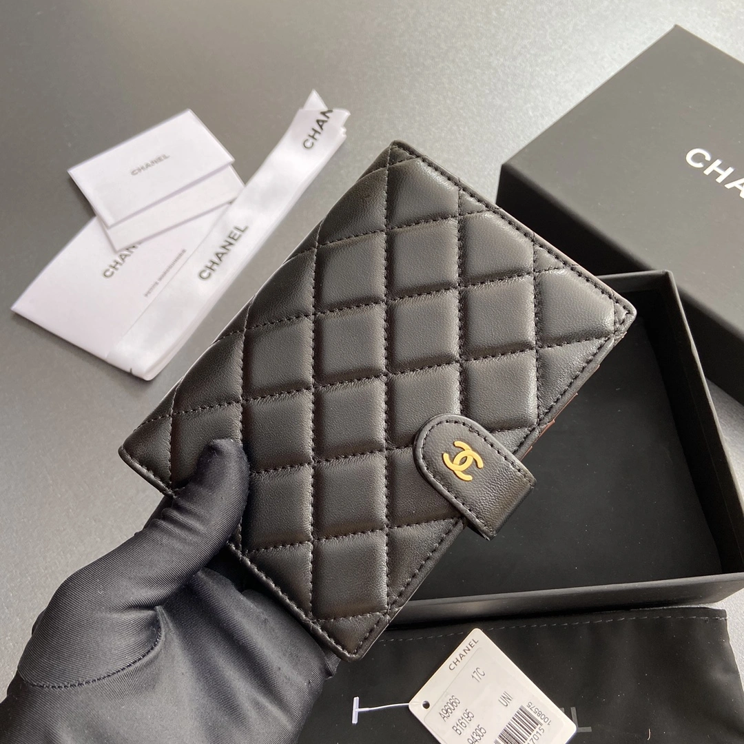 Chanel Wallets Purse Chic 56708