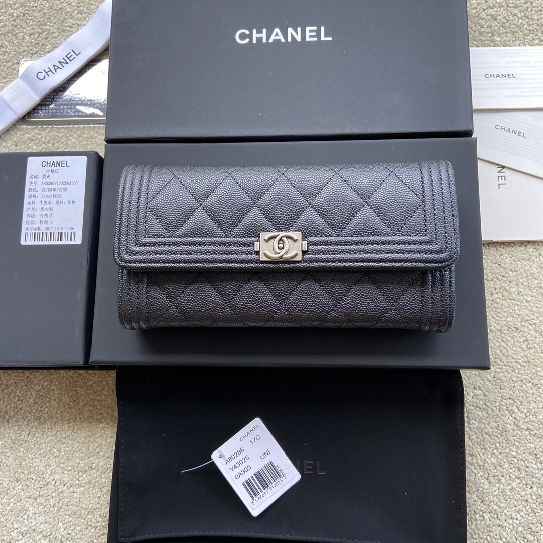 Bold Chanel Wallets Purse 56554