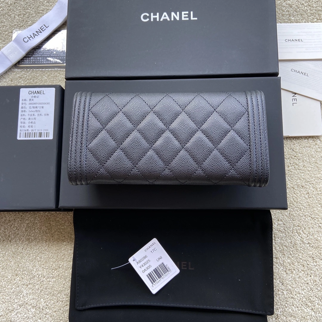 Bold Chanel Wallets Purse 56554