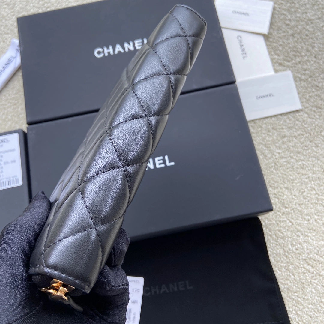 Sleek Chanel Wallets Purse 56497