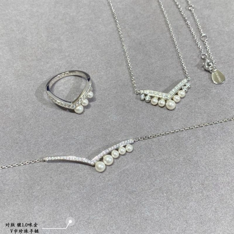 Elegant Chaumet Bracelets 212343