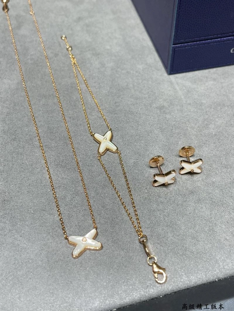 Refined Chaumet Bracelets 211419