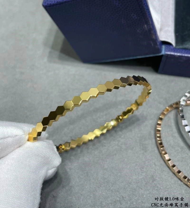 Contemporary Chaumet Bracelets 210000