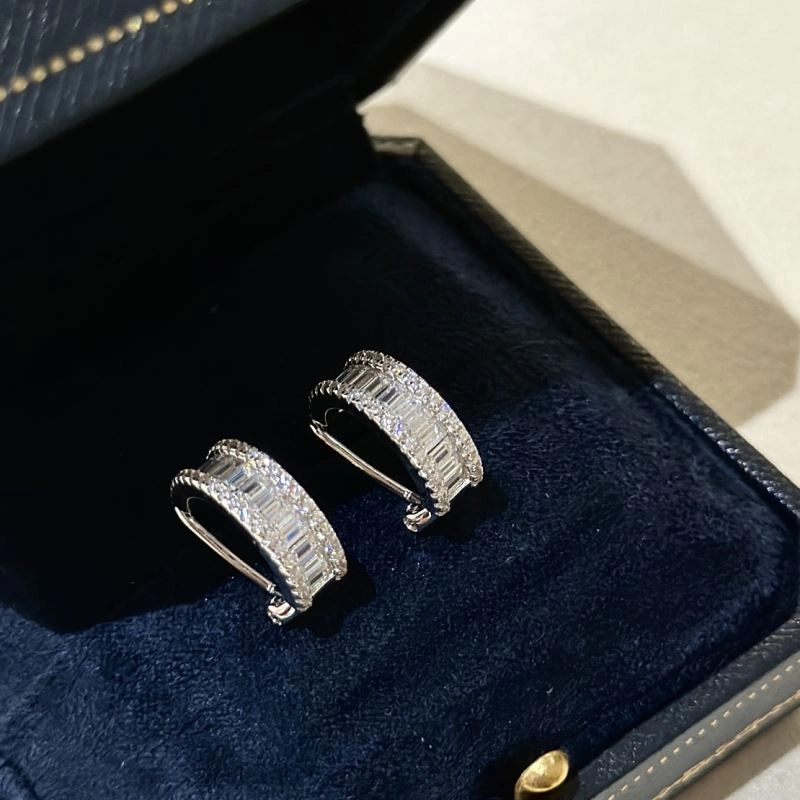 Flexible Chaumet Earrings 213527