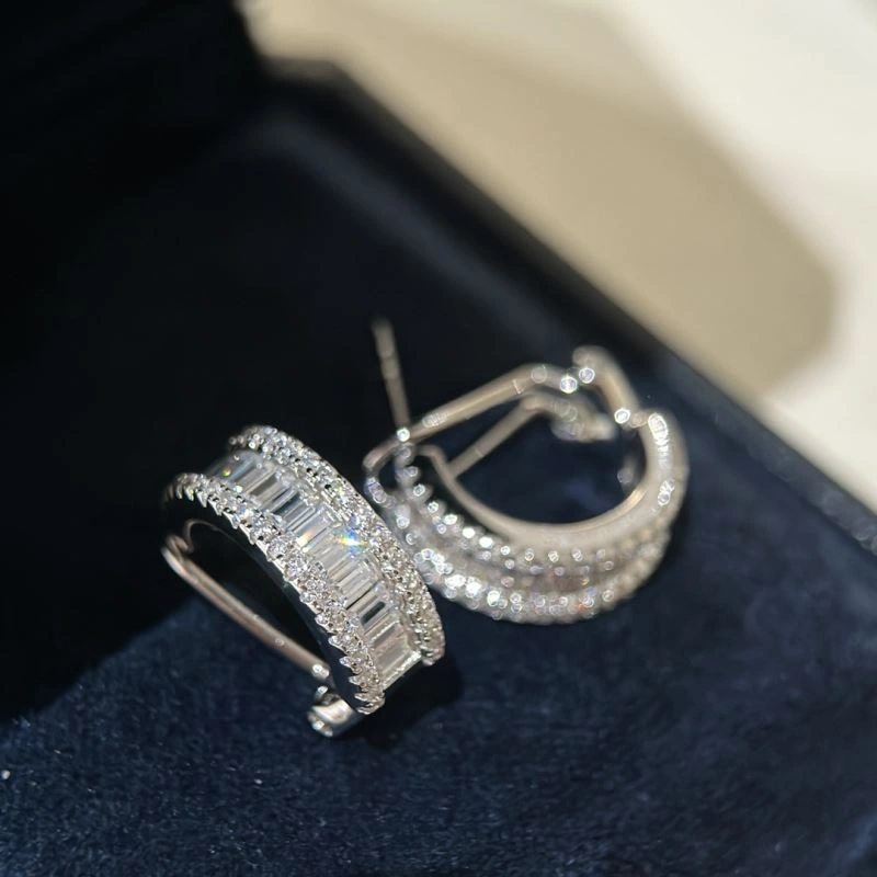 Flexible Chaumet Earrings 213527