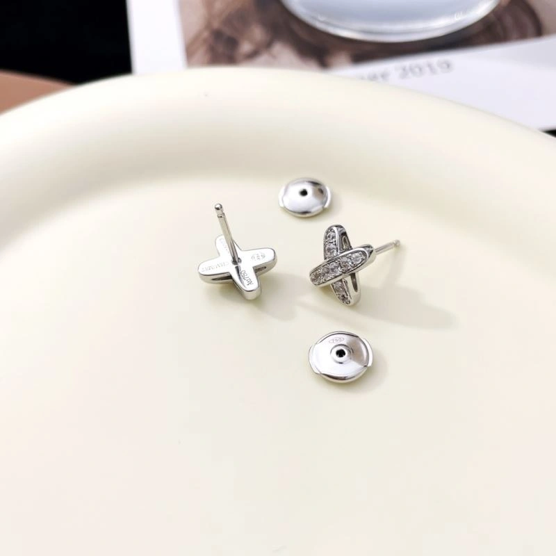 Efficient Chaumet Earrings 213532