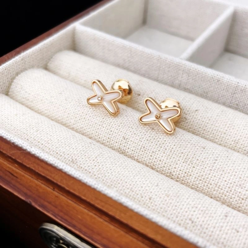 Unique Chaumet Earrings 214654
