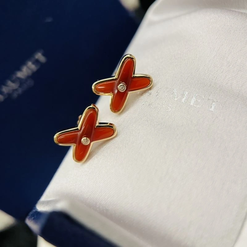 Chaumet Earrings Sporty 214360