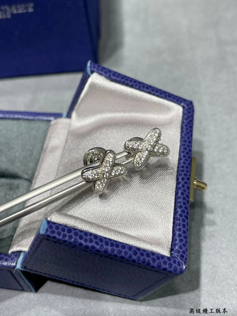 Neat Chaumet Earrings 212326