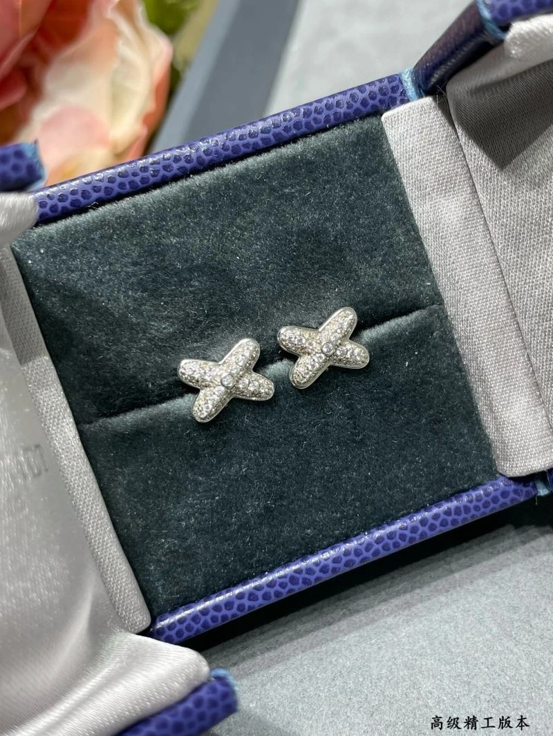 Neat Chaumet Earrings 212326