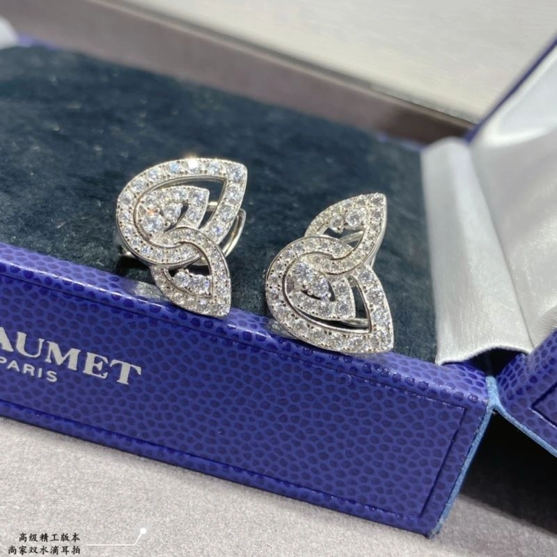 Chaumet Earrings Compact 212335