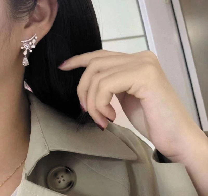 UrbanChic Chaumet Earrings 212325